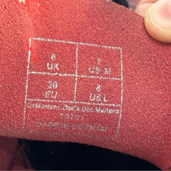 DR MARTENS Sz 8 Red Lace-Up Boots Embossed Snake Print Pattern 8 Eyelet - Picture 11 of 11